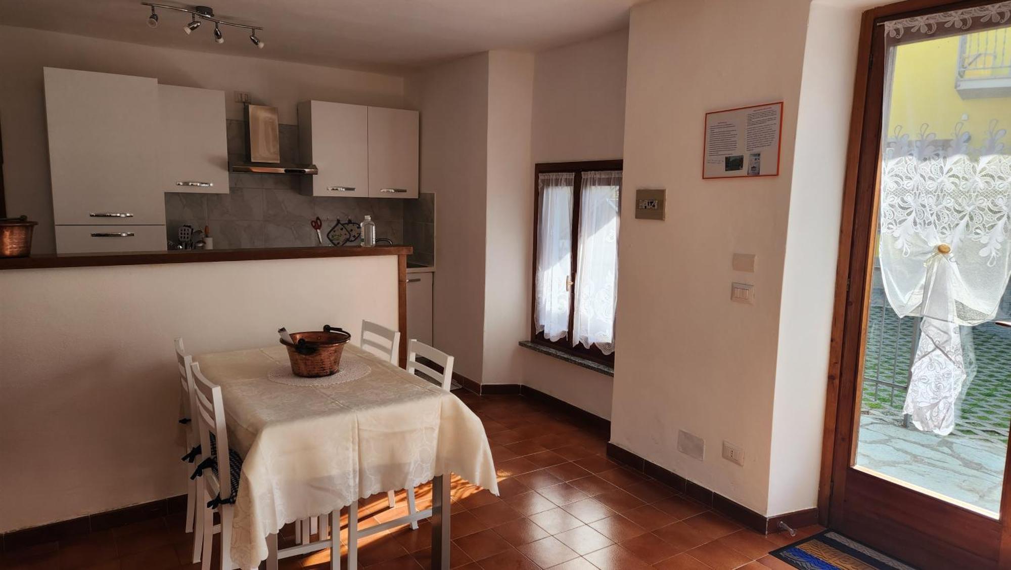 Laura'S Cottage With Lake View, Detached, 5 Kilometers From Varenna Льерна Экстерьер фото
