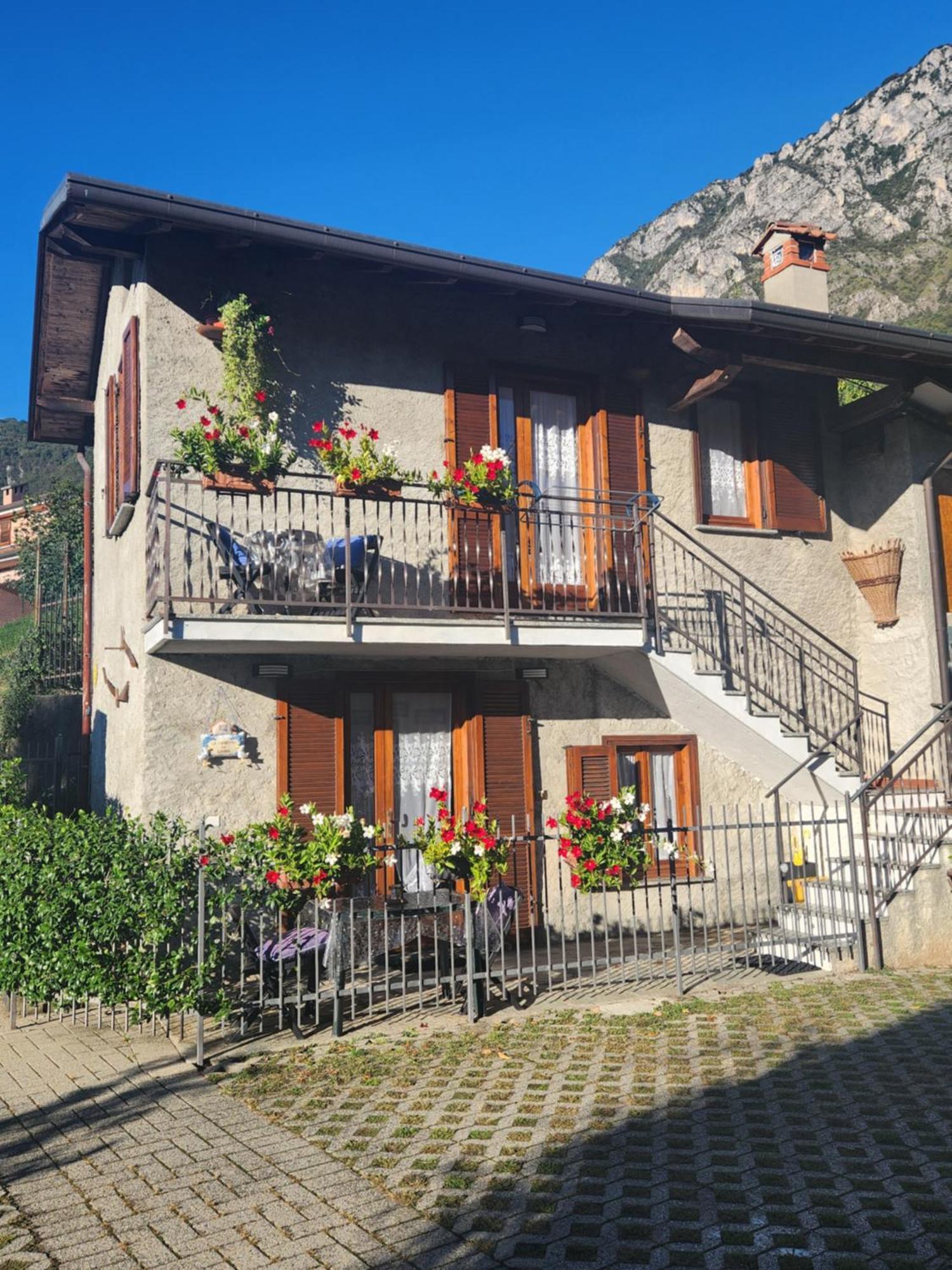 Laura'S Cottage With Lake View, Detached, 5 Kilometers From Varenna Льерна Экстерьер фото