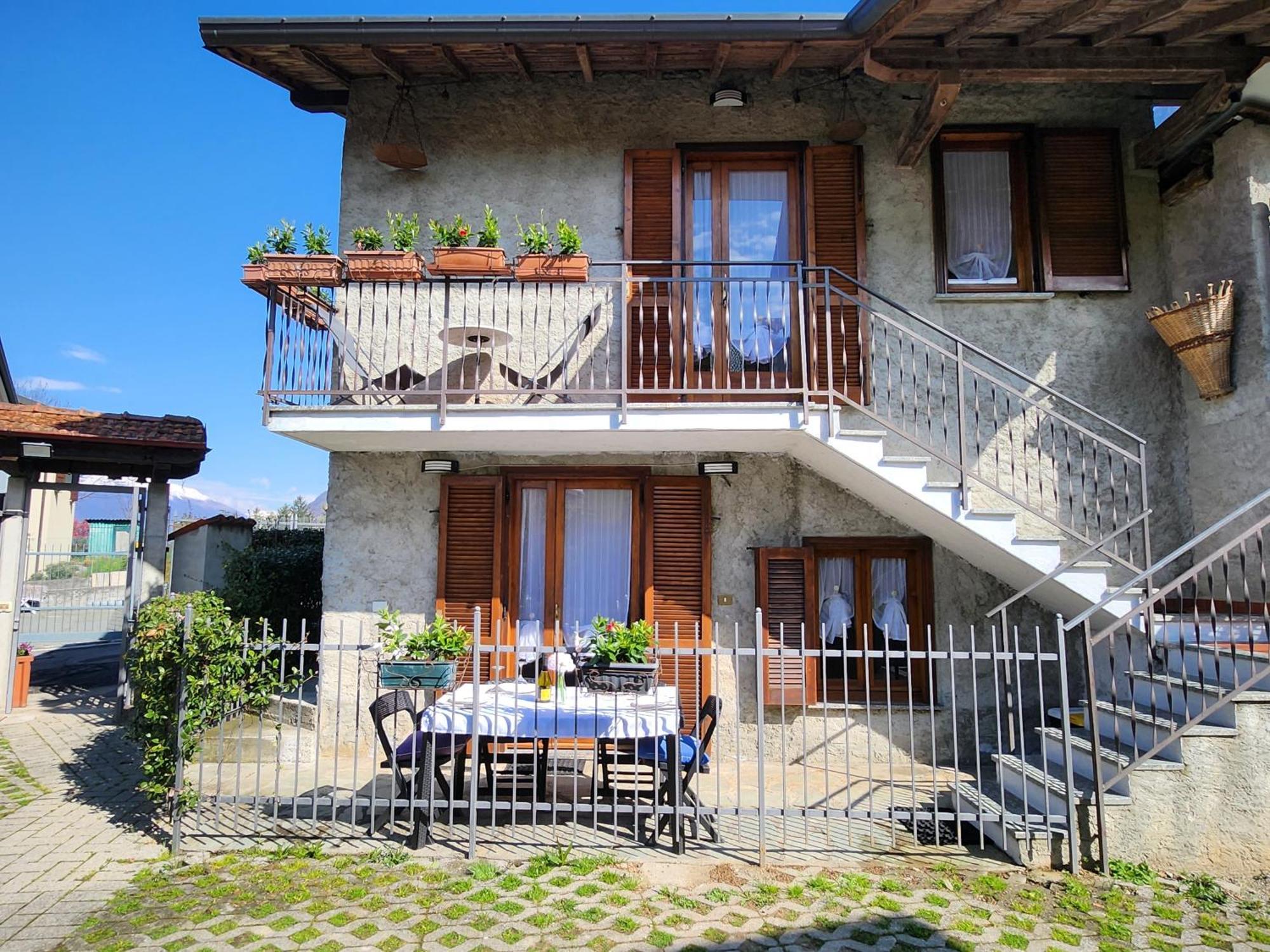 Laura'S Cottage With Lake View, Detached, 5 Kilometers From Varenna Льерна Номер фото